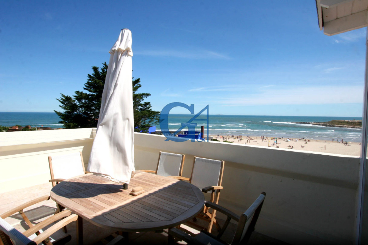 Apartamento ID.748 - Tu Refugio en La Barra: A Pasos del Mar