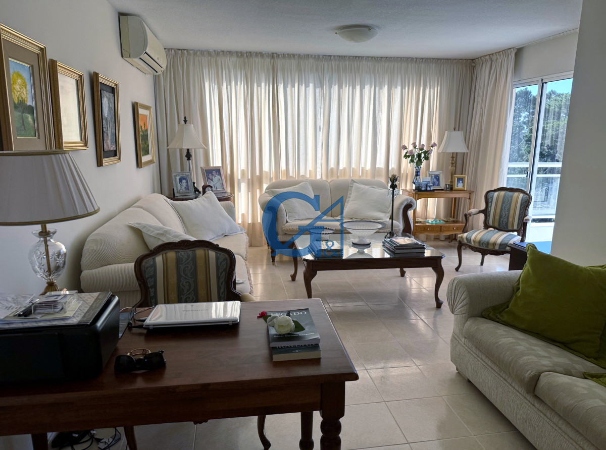Apartamento ID.1931 - Lindísimos dos apartamentos en venta. Se venden juntos. 