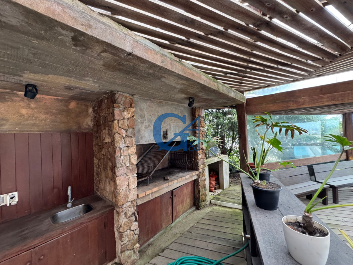 Casa ID.15714 - Descubre la esencia de la vida costera en esta espectacular casa en Punta Piedras