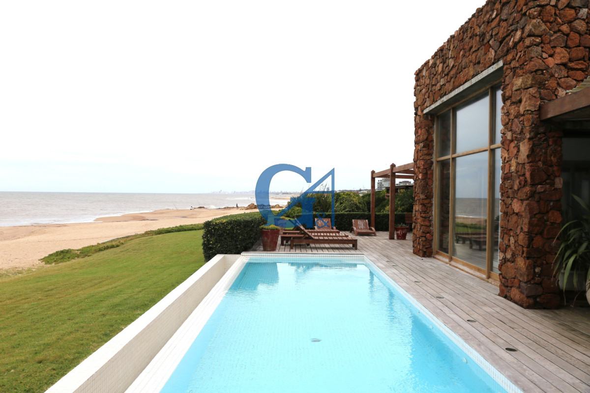 Casa ID.15714 - Descubre la esencia de la vida costera en esta espectacular casa en Punta Piedras