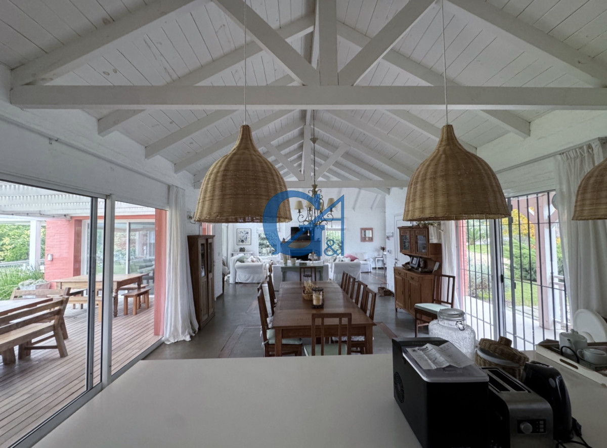 Casa ID.1378 - Elegancia y Confort a Pasos del Mar
