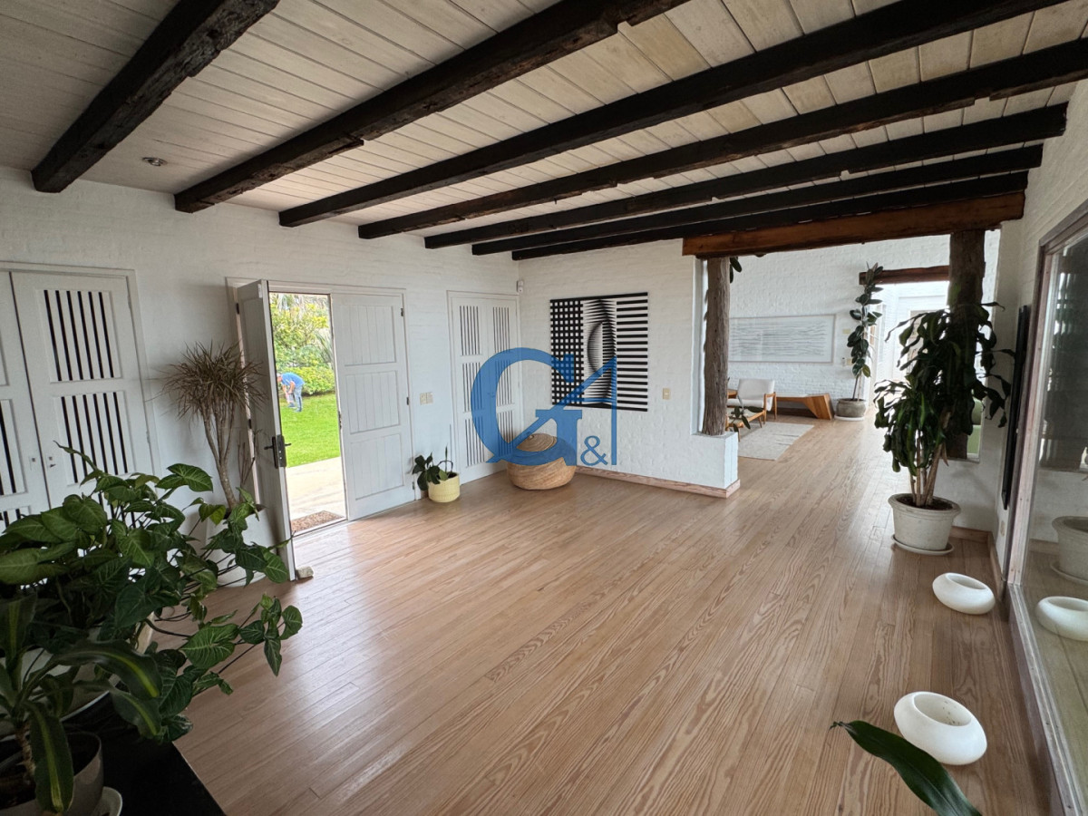 Casa ID.15714 - Descubre la esencia de la vida costera en esta espectacular casa en Punta Piedras