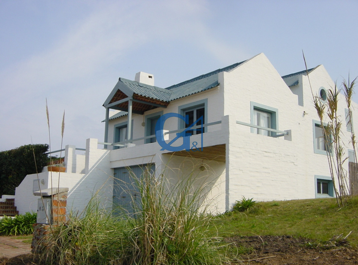 Casa ID.288 - Elegancia y Comodidad a Pasos del Mar