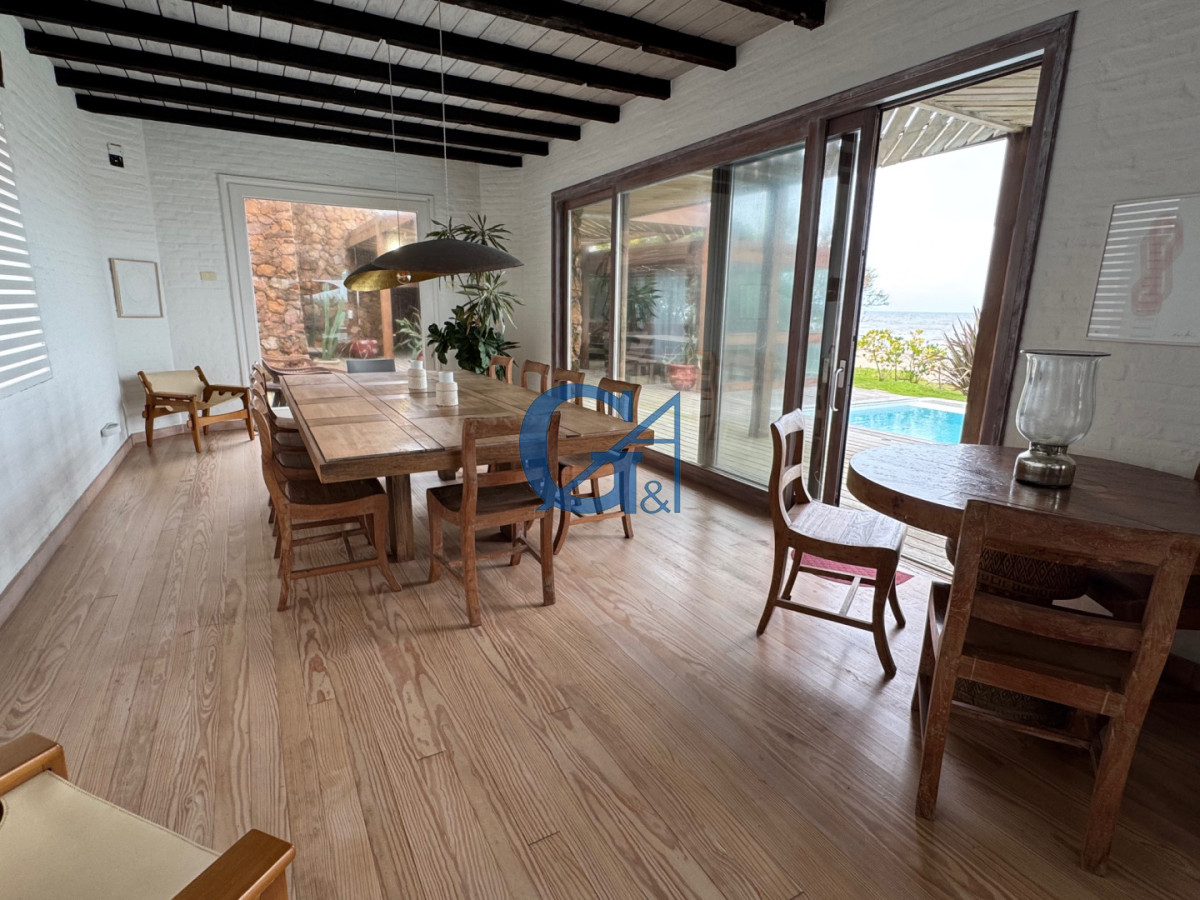 Casa ID.15714 - Descubre la esencia de la vida costera en esta espectacular casa en Punta Piedras