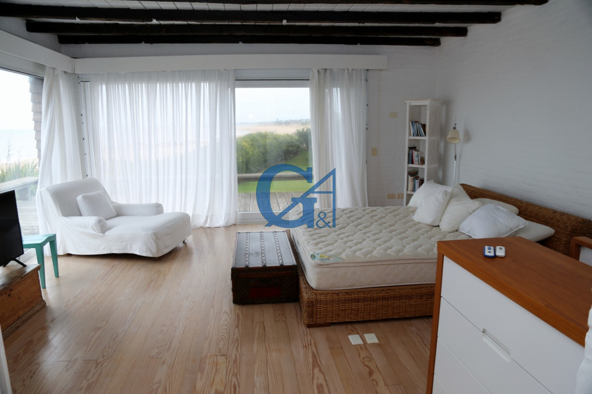 Casa ID.15714 - Descubre la esencia de la vida costera en esta espectacular casa en Punta Piedras