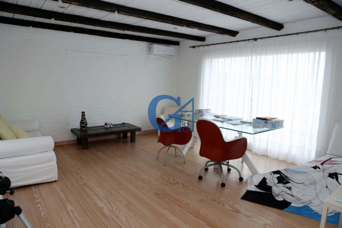 Casa ID.15714 - Descubre la esencia de la vida costera en esta espectacular casa en Punta Piedras