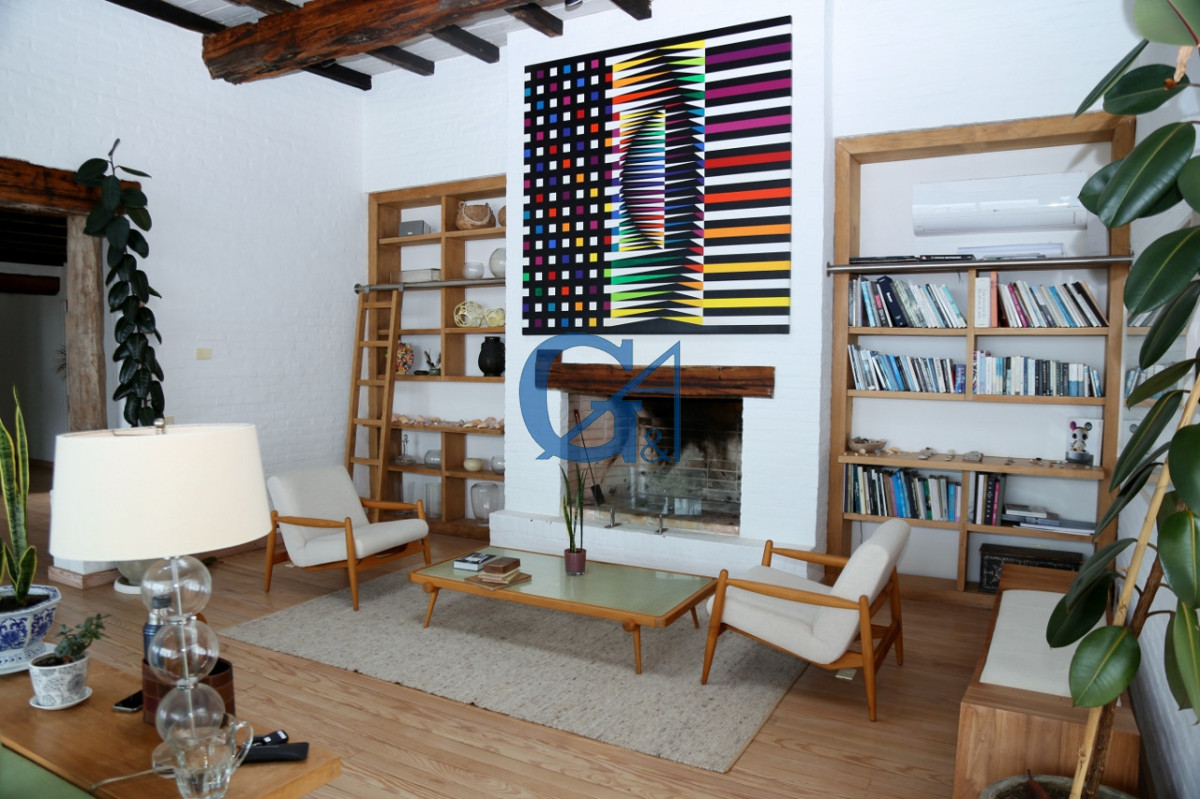 Casa ID.15714 - Descubre la esencia de la vida costera en esta espectacular casa en Punta Piedras