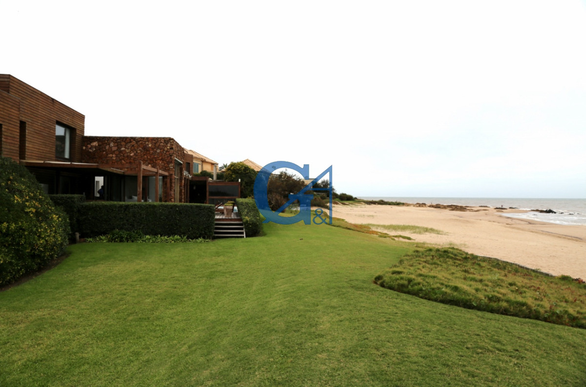 Casa ID.15714 - Descubre la esencia de la vida costera en esta espectacular casa en Punta Piedras