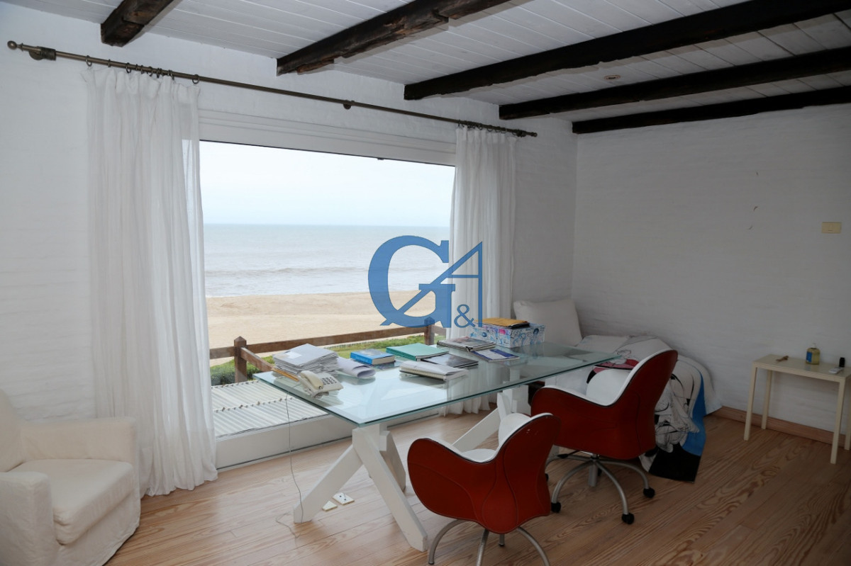 Casa ID.15714 - Descubre la esencia de la vida costera en esta espectacular casa en Punta Piedras