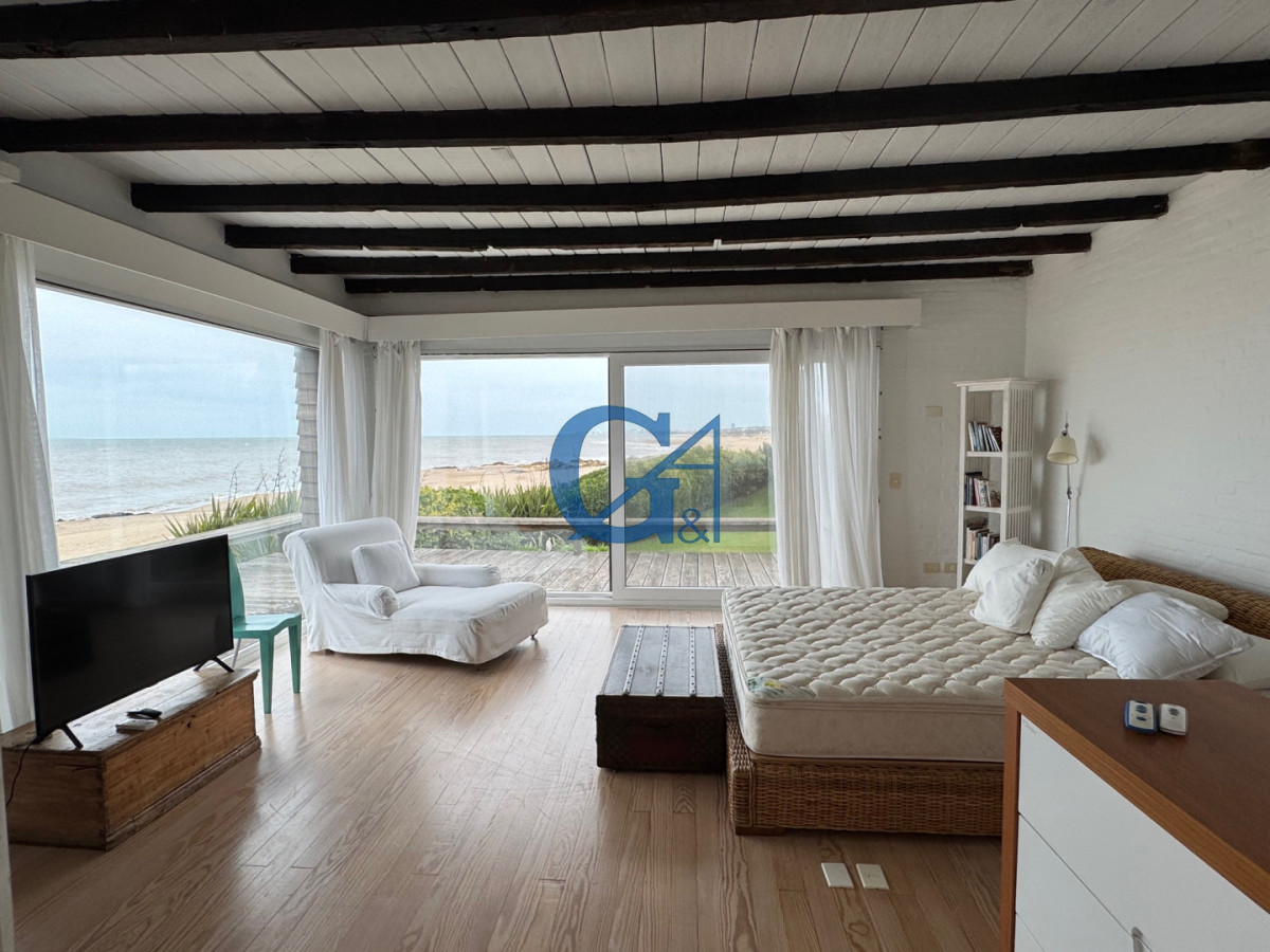 Casa ID.15714 - Descubre la esencia de la vida costera en esta espectacular casa en Punta Piedras