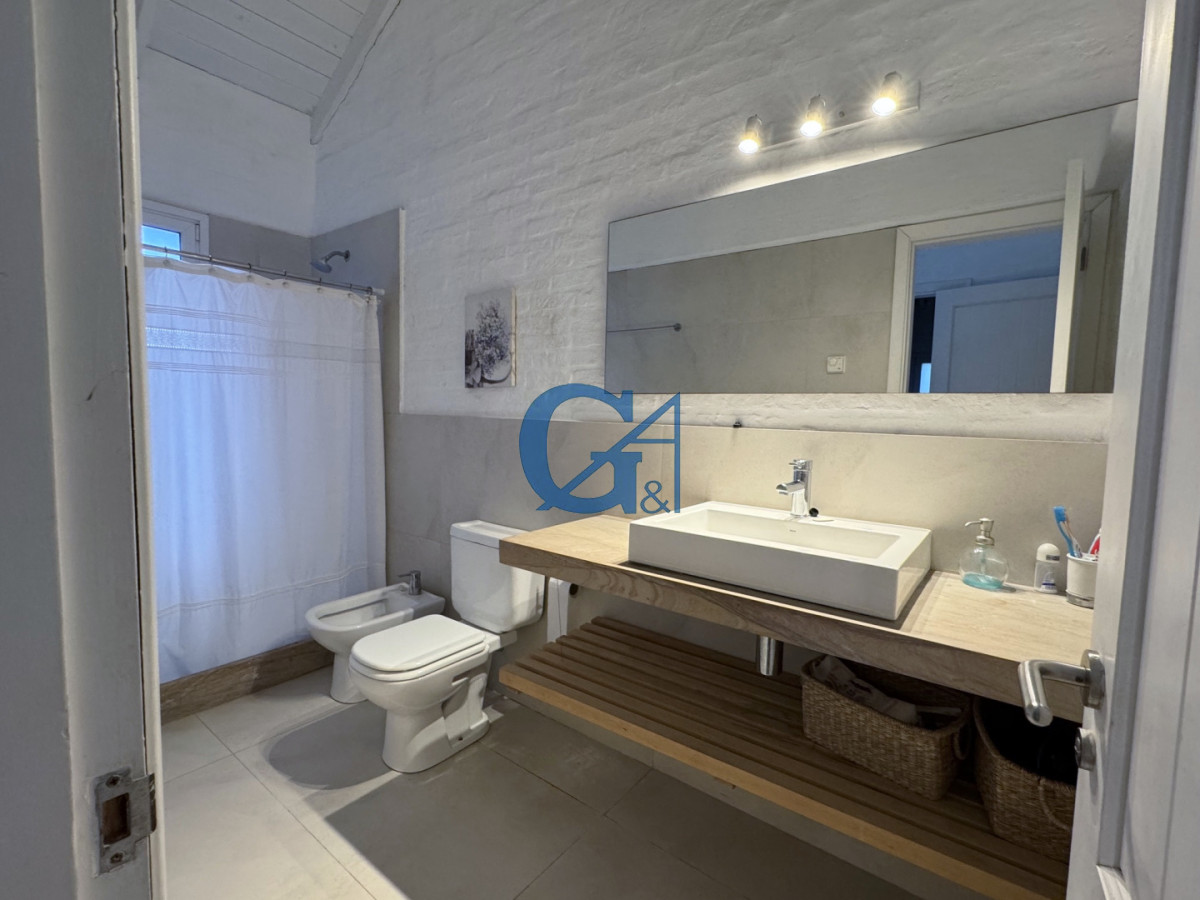 Casa ID.1378 - Elegancia y Confort a Pasos del Mar