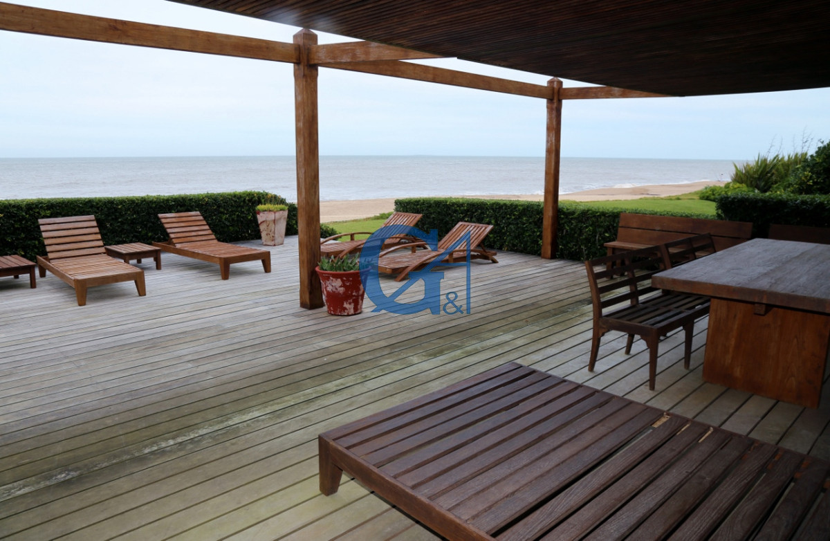 Casa ID.15714 - Descubre la esencia de la vida costera en esta espectacular casa en Punta Piedras