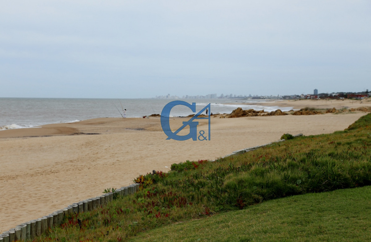 Casa ID.15714 - Descubre la esencia de la vida costera en esta espectacular casa en Punta Piedras