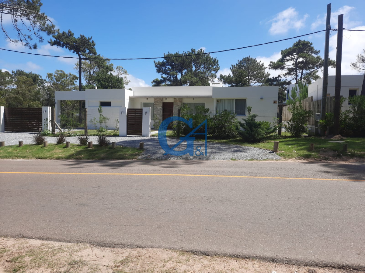 Casa ID.1900 - Casa en La Barra, Club de La Barra
