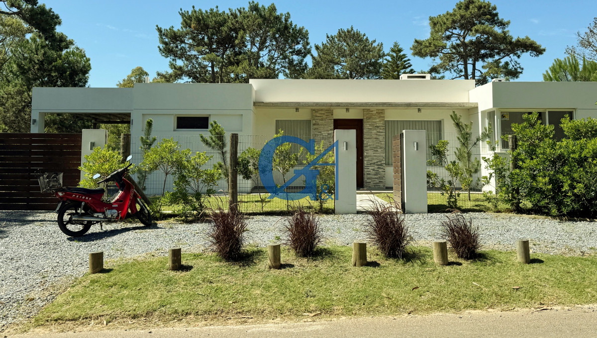 Casa ID.1900 - Casa en La Barra, Club de La Barra
