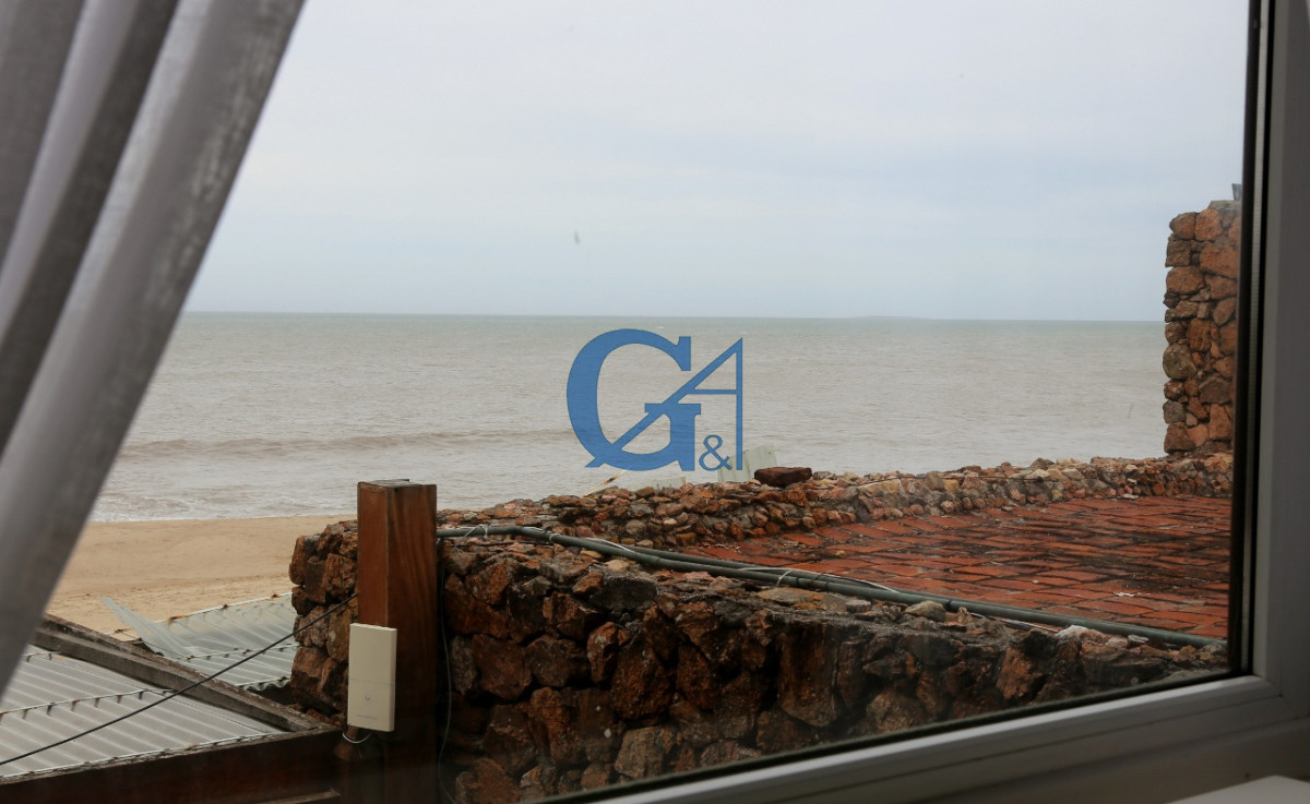 Casa ID.15714 - Descubre la esencia de la vida costera en esta espectacular casa en Punta Piedras