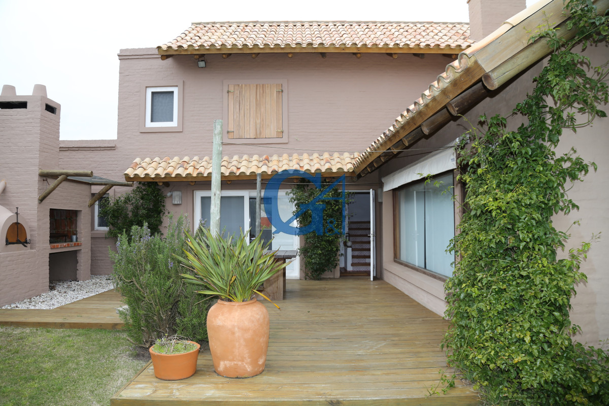 Casa ID.1215 - Casa a Pasos del Mar