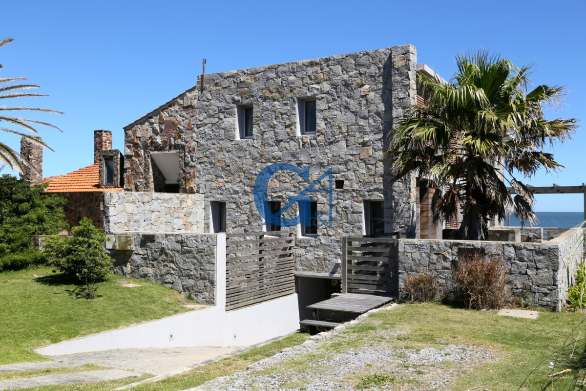 Casa ID.1228 - La Barra: Espacio y Confort para Disfrutar