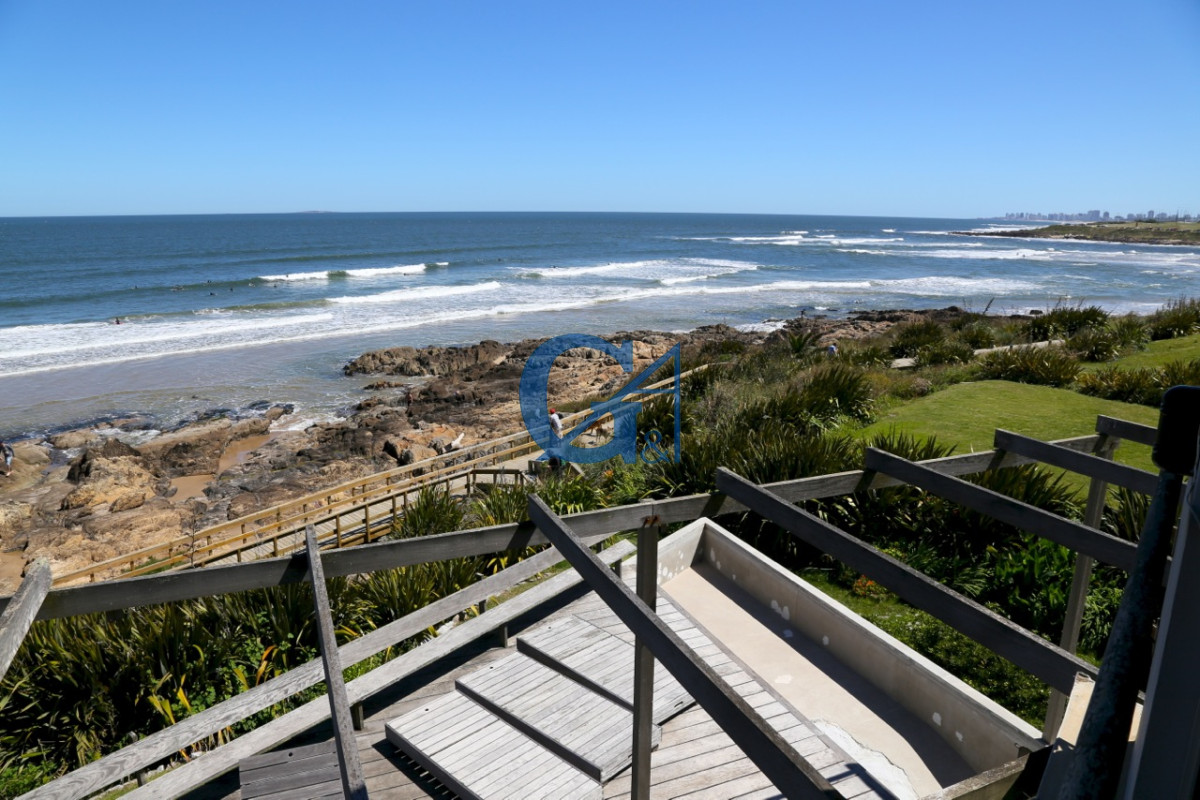 Casa ID.1228 - La Barra: Espacio y Confort para Disfrutar