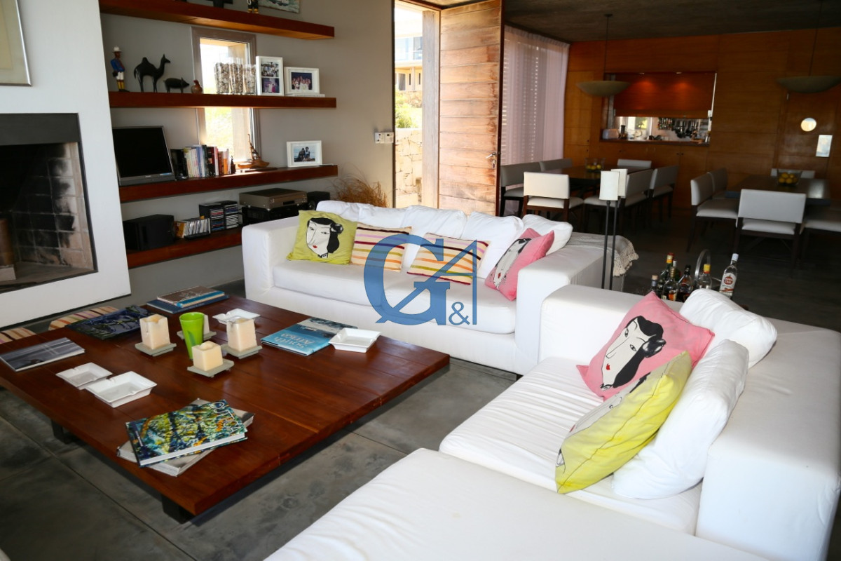 Casa ID.1228 - La Barra: Espacio y Confort para Disfrutar