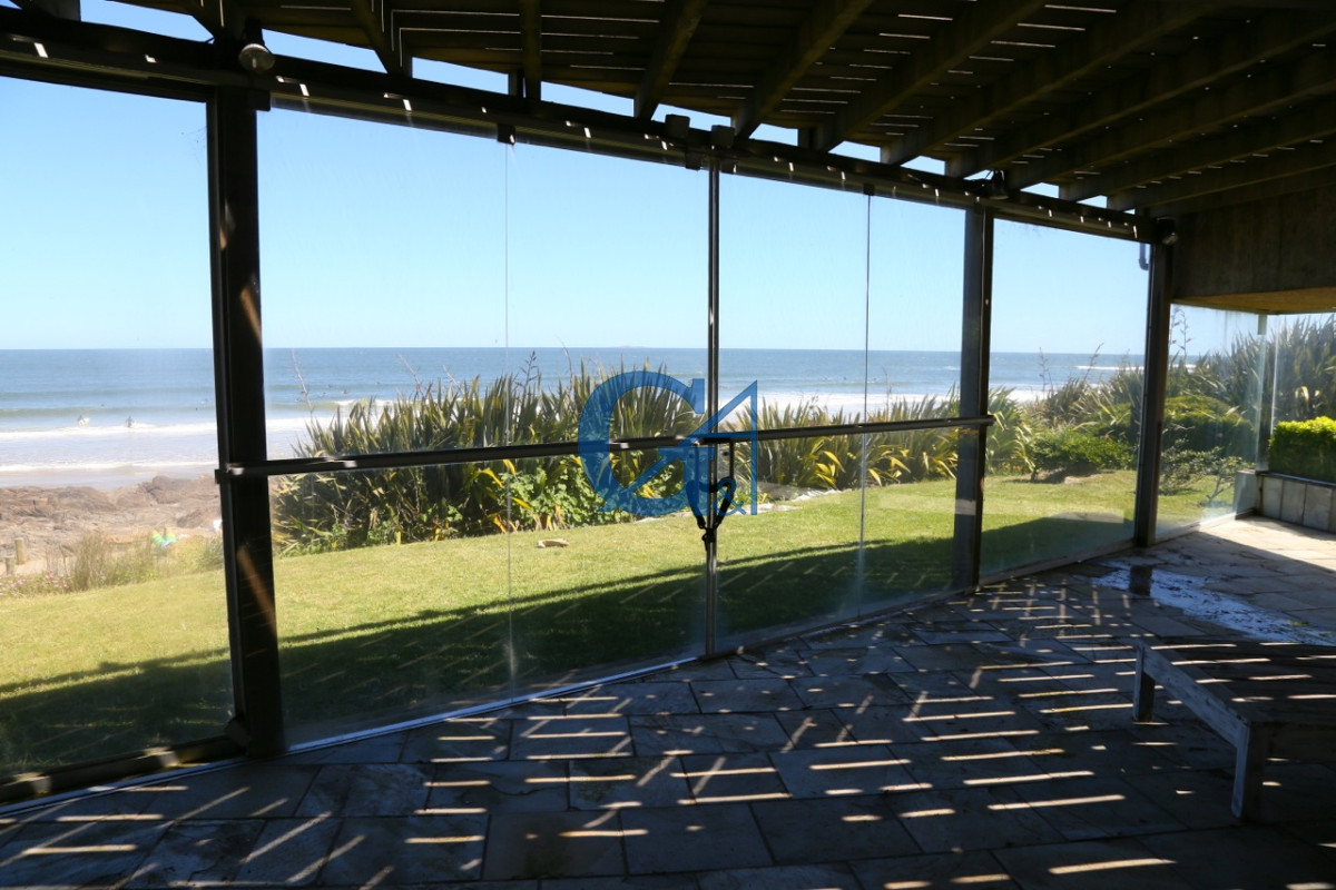 Casa ID.1228 - La Barra: Espacio y Confort para Disfrutar