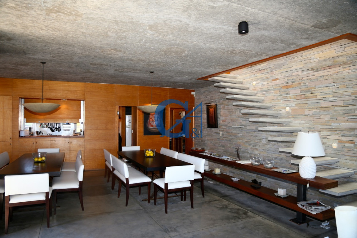 Casa ID.1228 - La Barra: Espacio y Confort para Disfrutar