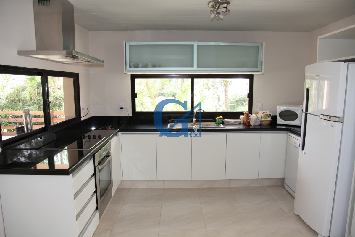Casa ID.1349 - Casa a Pasos del Mar y el centro de La Barra
