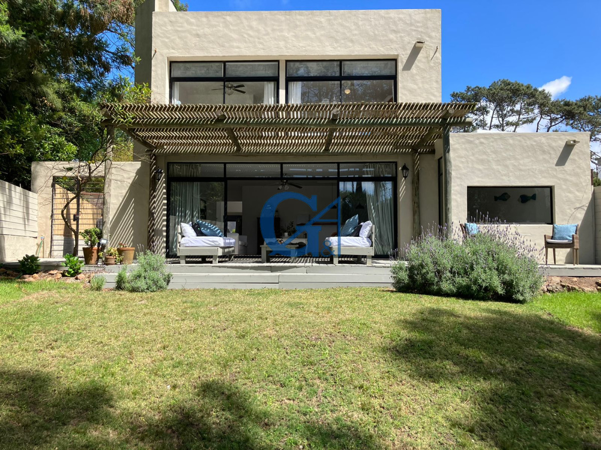 Casa ID.161 - Montoya, casa cómoda y canchera