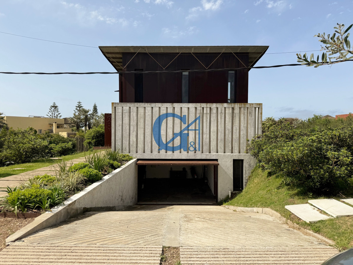 Casa ID.1749 - Casa en Manantiales, Punta Piedras
