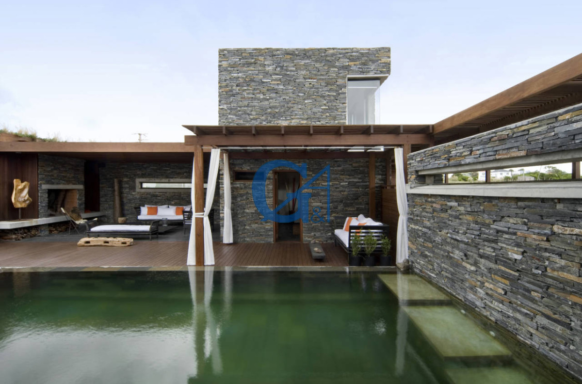 Casa ID.1949 - Casa en Manantiales, Punta Piedras