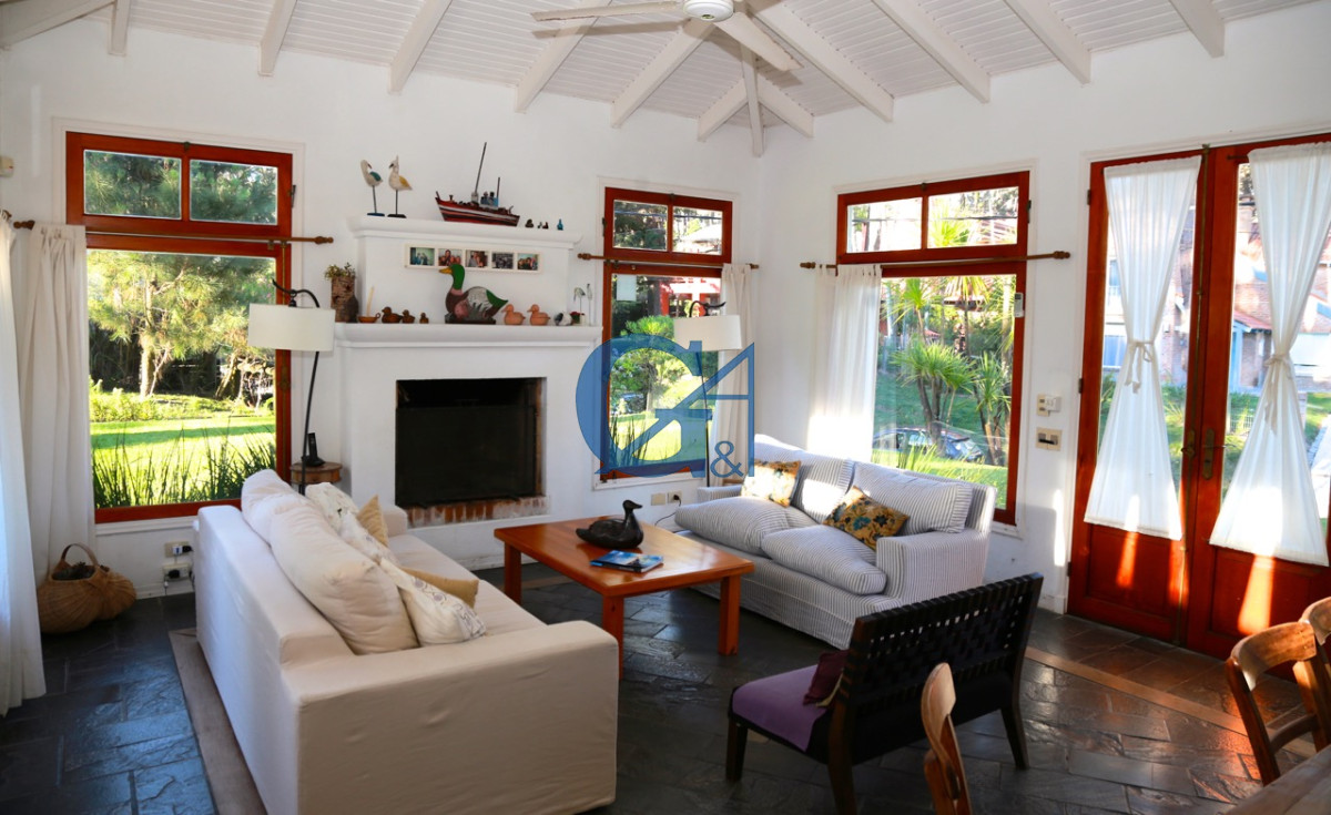 Casa ID.1952 - Montoya a tus pies