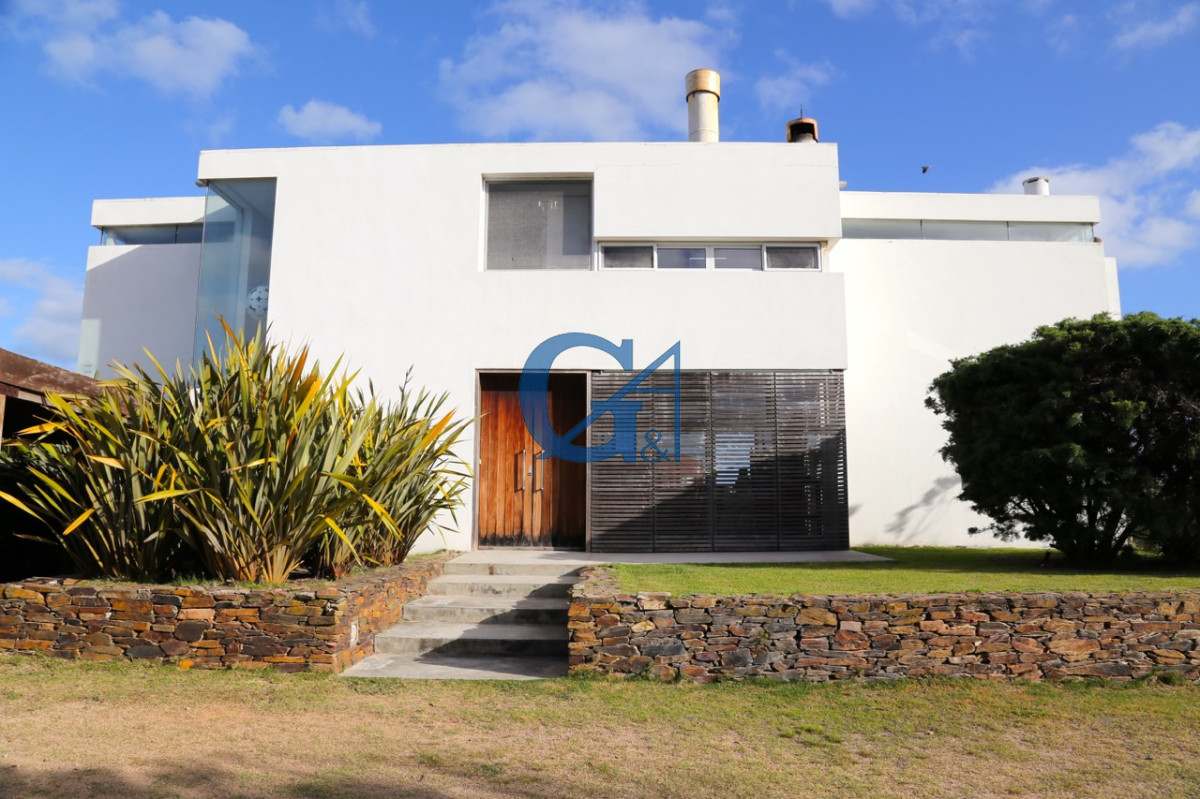 Casa ID.1989 - Casa en Manantiales, Punta Piedras