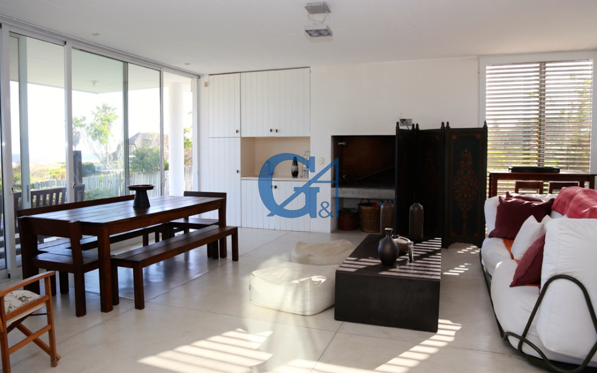 Casa ID.1989 - Casa en Manantiales, Punta Piedras