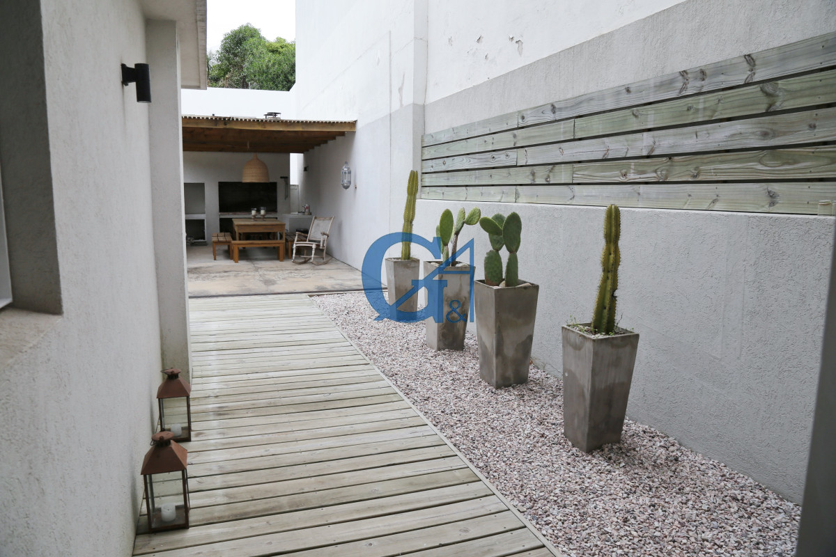 Casa ID.205 - Casa en La Barra, La Barra