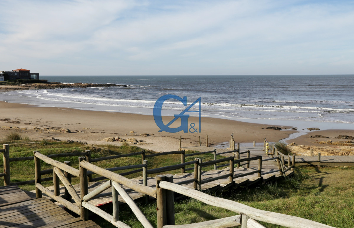 Casa ID.224 - Corazón de La Barra, con Playa La Posta a 30 mts.