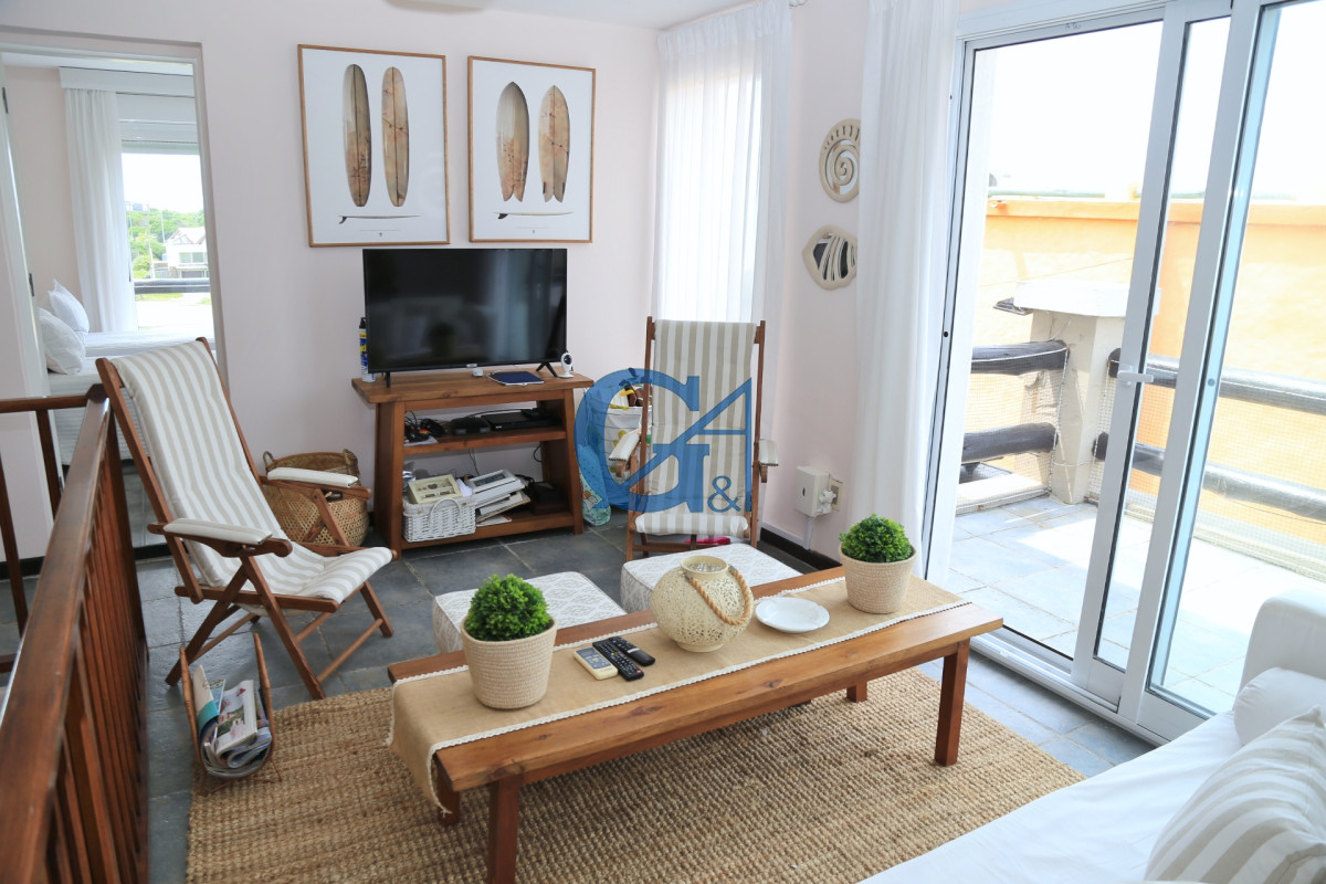 Casa ID.684 - Elegancia y Comodidad a Pasos del Mar