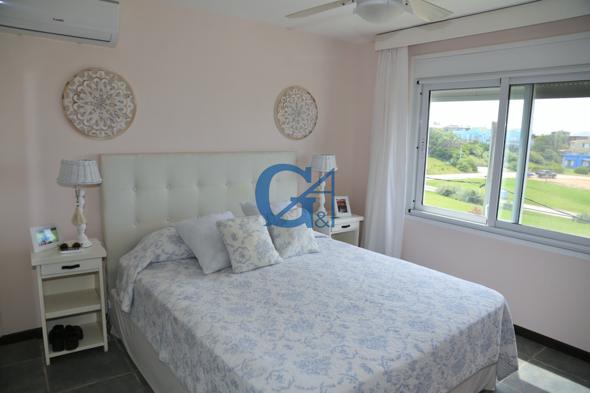 Casa ID.684 - Elegancia y Comodidad a Pasos del Mar