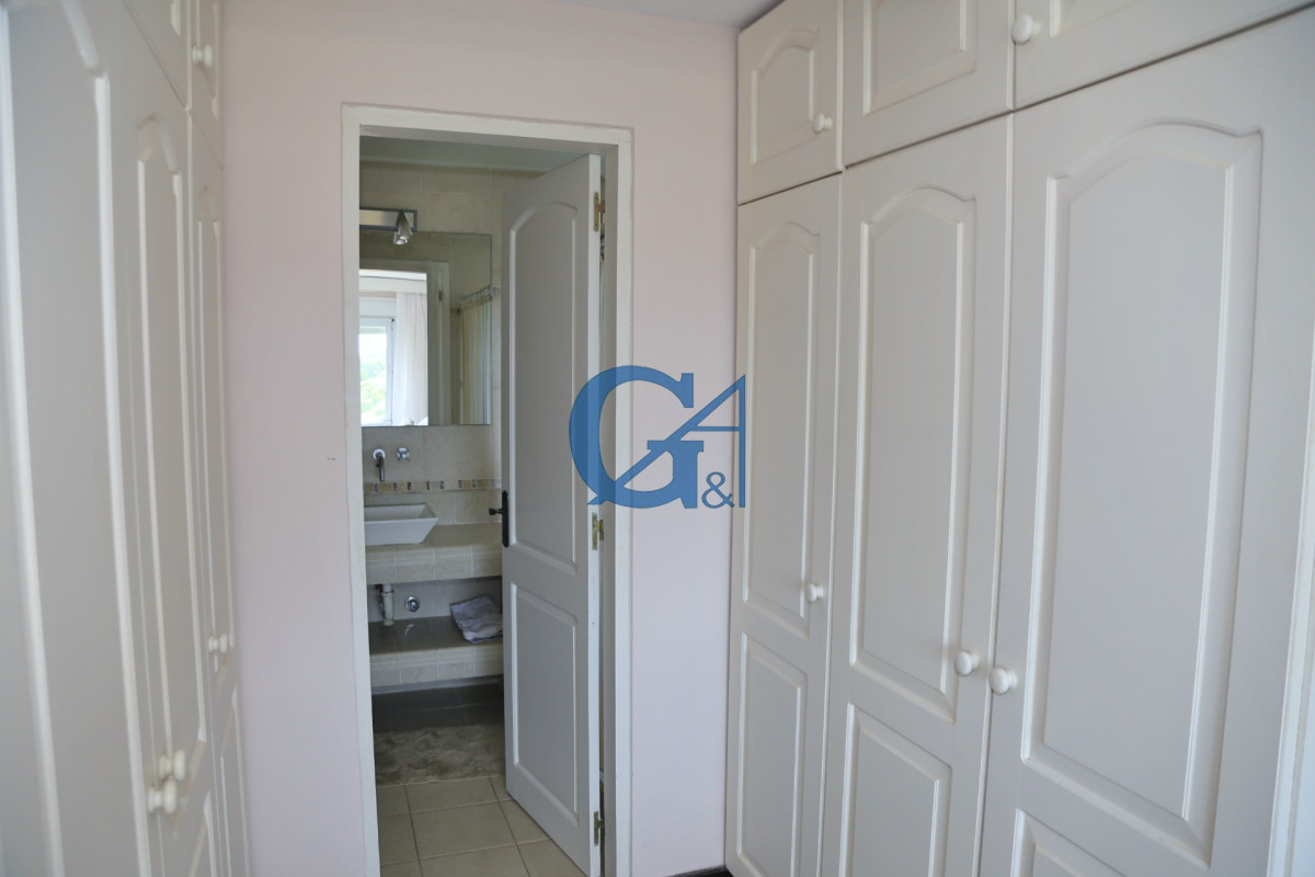 Casa ID.684 - Elegancia y Comodidad a Pasos del Mar