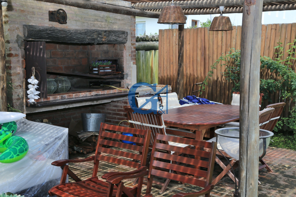 Casa ID.684 - Elegancia y Comodidad a Pasos del Mar