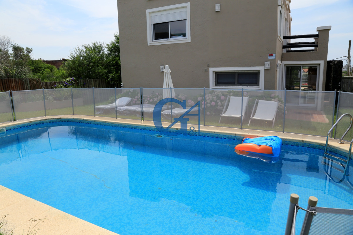 Casa ID.684 - Elegancia y Comodidad a Pasos del Mar