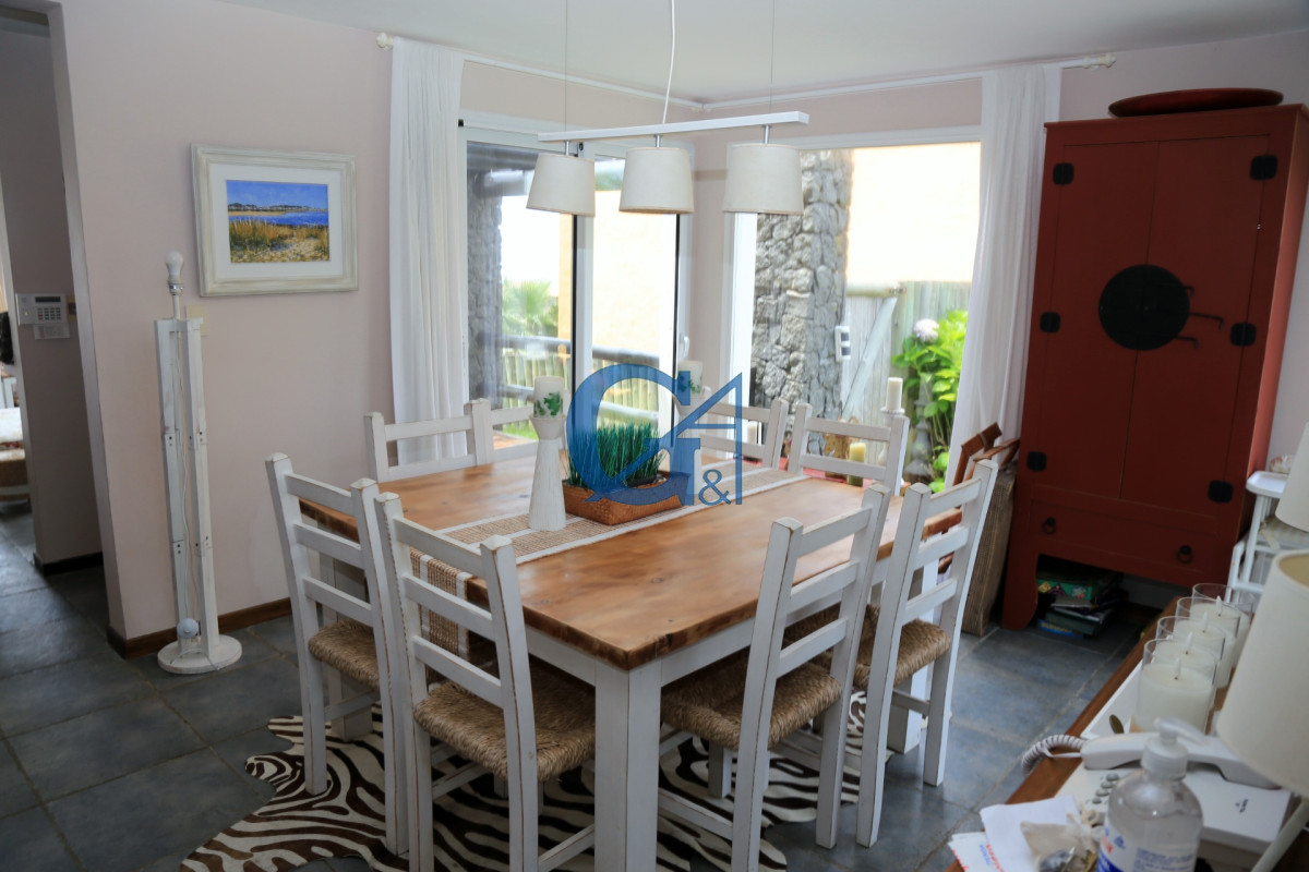 Casa ID.684 - Elegancia y Comodidad a Pasos del Mar