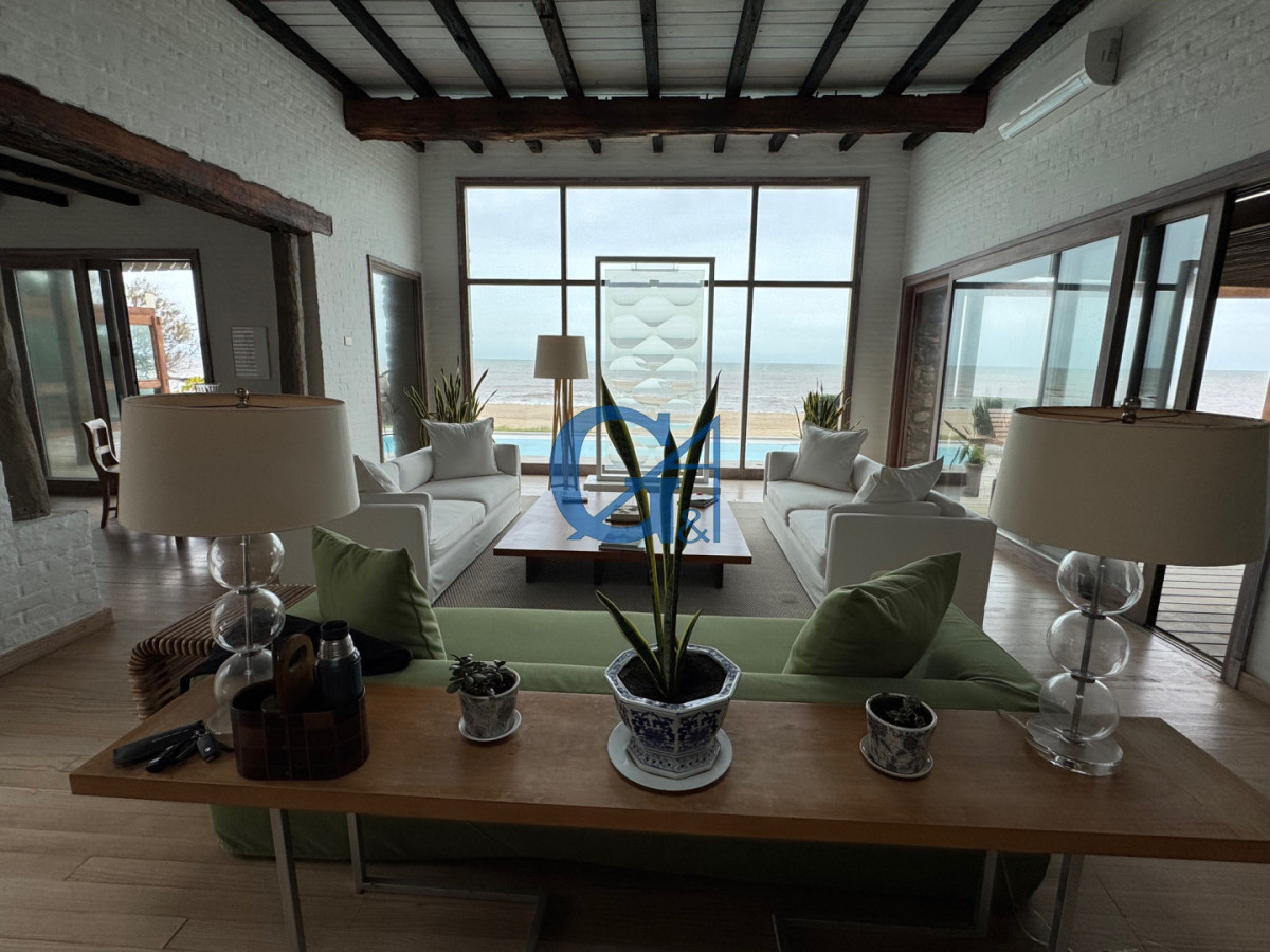 Casa ID.15714 - Descubre la esencia de la vida costera en esta espectacular casa en Punta Piedras