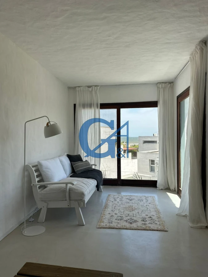 Casa ID.651 - Casa reciclada a nuevo en el corazón de La Barra