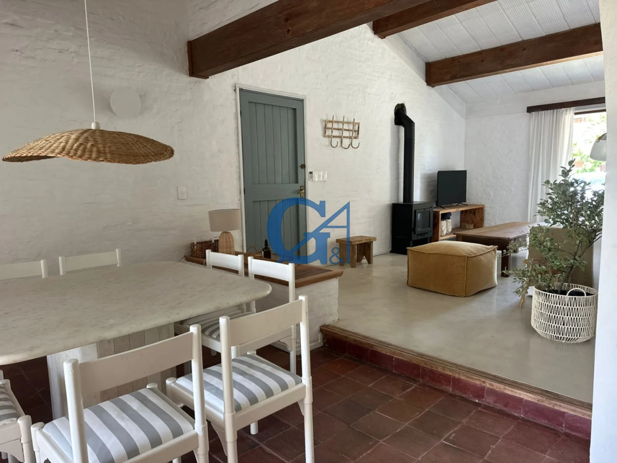 Casa ID.651 - Casa reciclada a nuevo en el corazón de La Barra