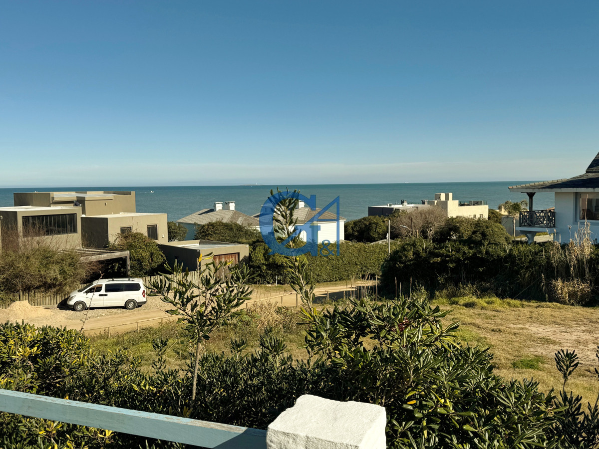 Casa ID.288 - Elegancia y Comodidad a Pasos del Mar