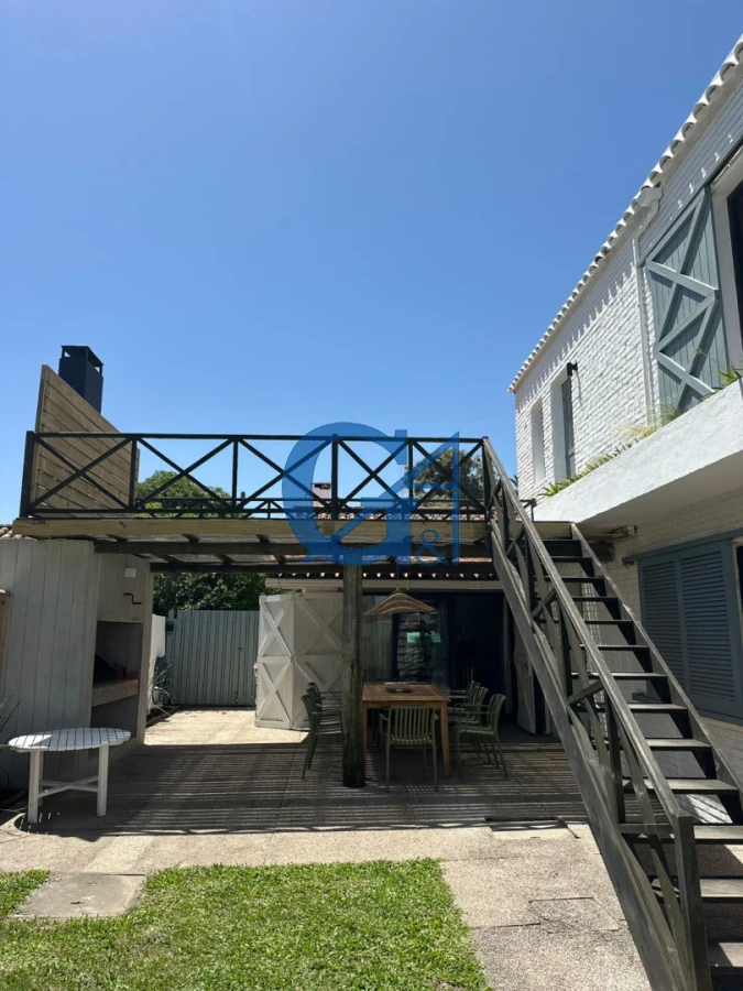 Casa ID.651 - Casa reciclada a nuevo en el corazón de La Barra