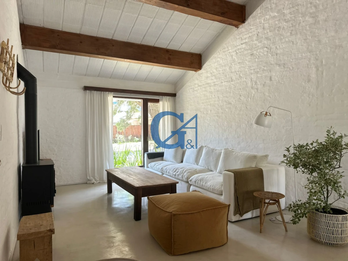 Casa ID.651 - Casa reciclada a nuevo en el corazón de La Barra