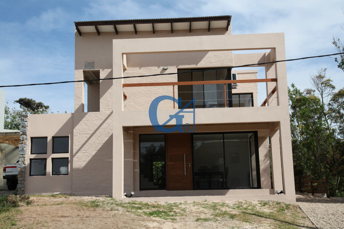 Casa ID.1349 - Casa a Pasos del Mar y el centro de La Barra