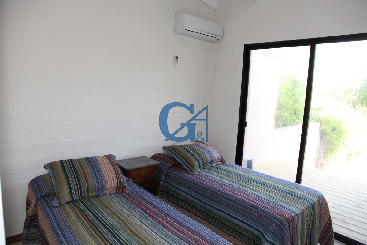 Casa ID.1349 - Casa a Pasos del Mar y el centro de La Barra