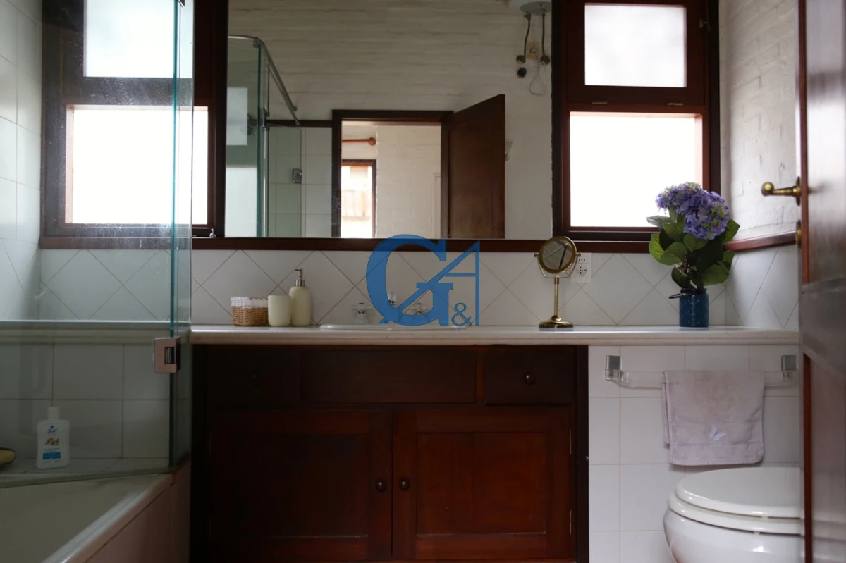 Casa ID.1964 - Montoya: Elegancia y Comodidad a Pasos del Ma